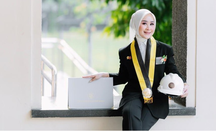 Menjembatani Etika Keinsinyuran dan Tata Kelola Keuangan: Kisah Ir. Agnes Herawati Nuryanta, S.Pt. di Industri Broiler