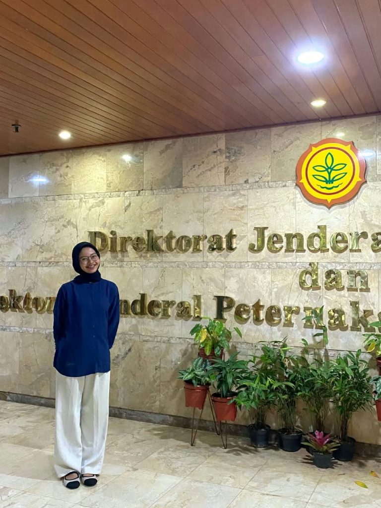 Dari Regulasi hingga Rantai Pasok Industri, Perjalanan Nabilah Maisarah Mendalami Tata Kelola Impor Bahan Baku Pakan